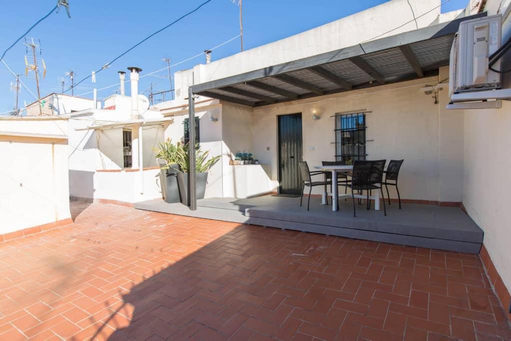 Lovely Apartment With A Terrace Barcelona Exteriör bild